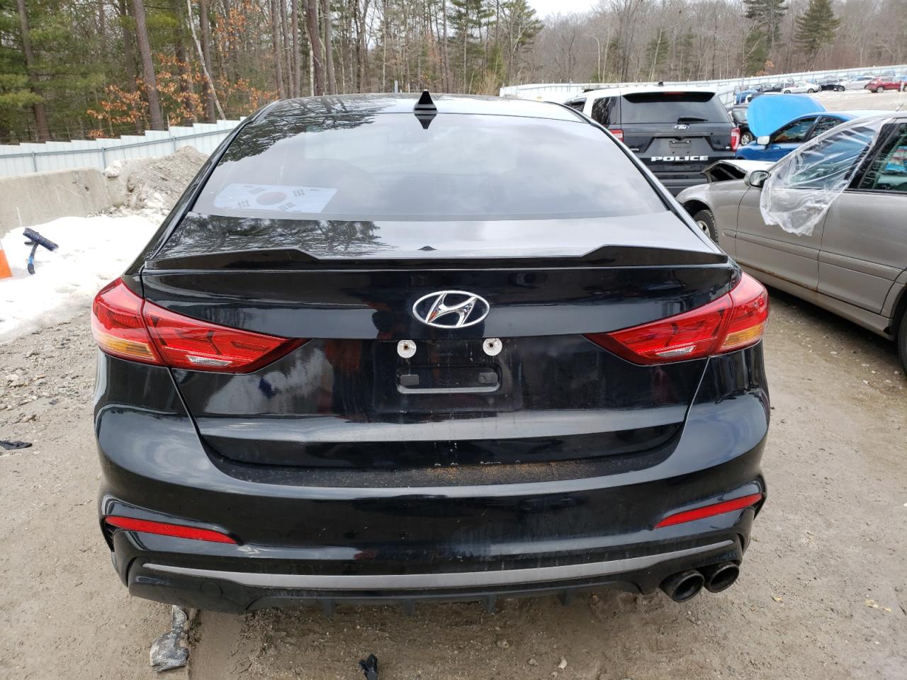 2017 Hyundai Elantra - Image 6