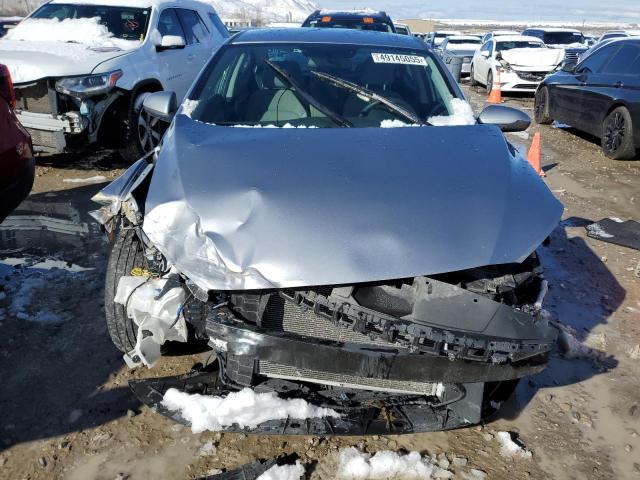 Седаны HYUNDAI ELANTRA 2017 Серебристый