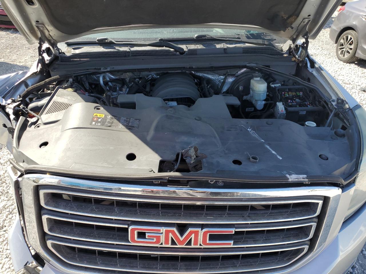 2016 GMC Yukon - Image 12