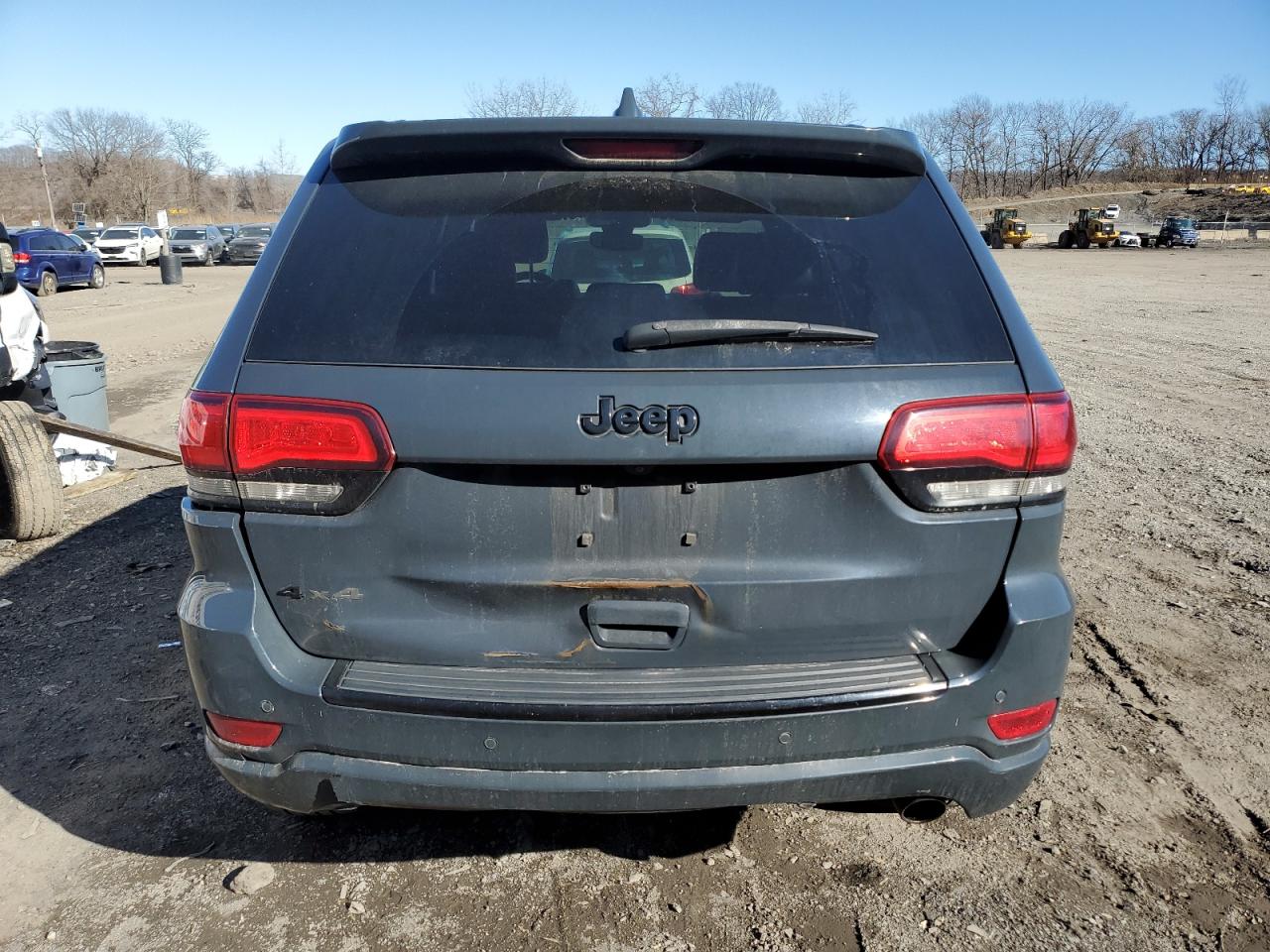 2017 Jeep Grand Cherokee - Image 6