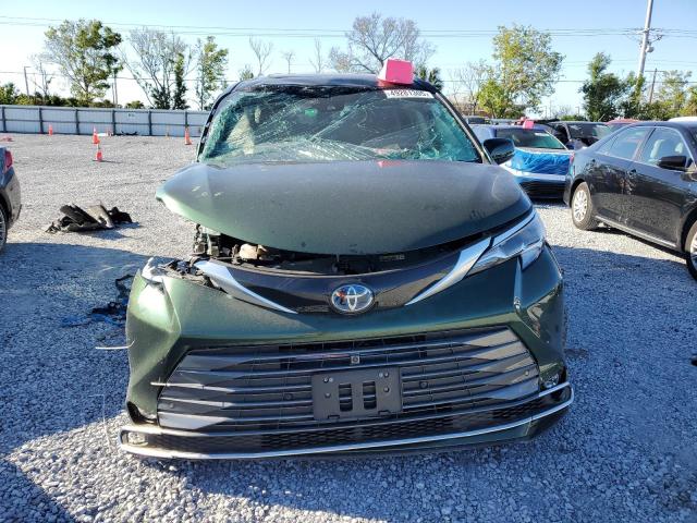  TOYOTA SIENNA 2021 Зеленый