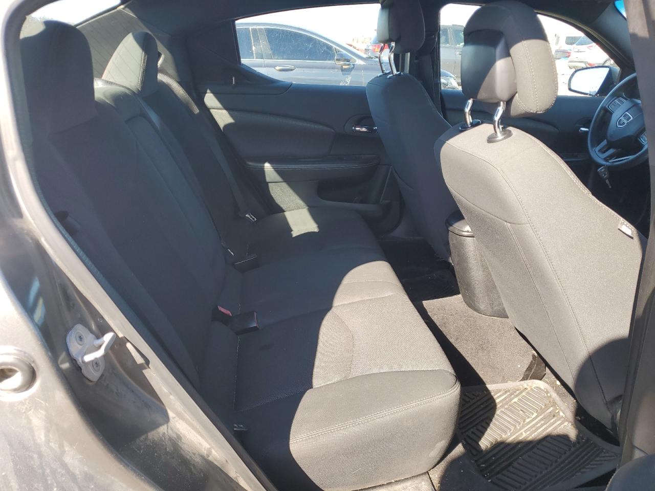 2012 Dodge Avenger - Image 10