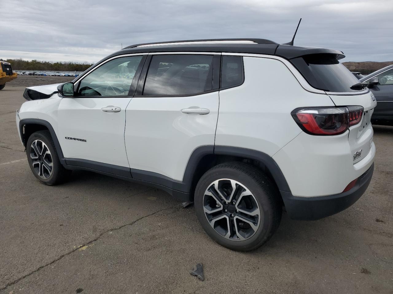 2022 Jeep Compass - Image 2