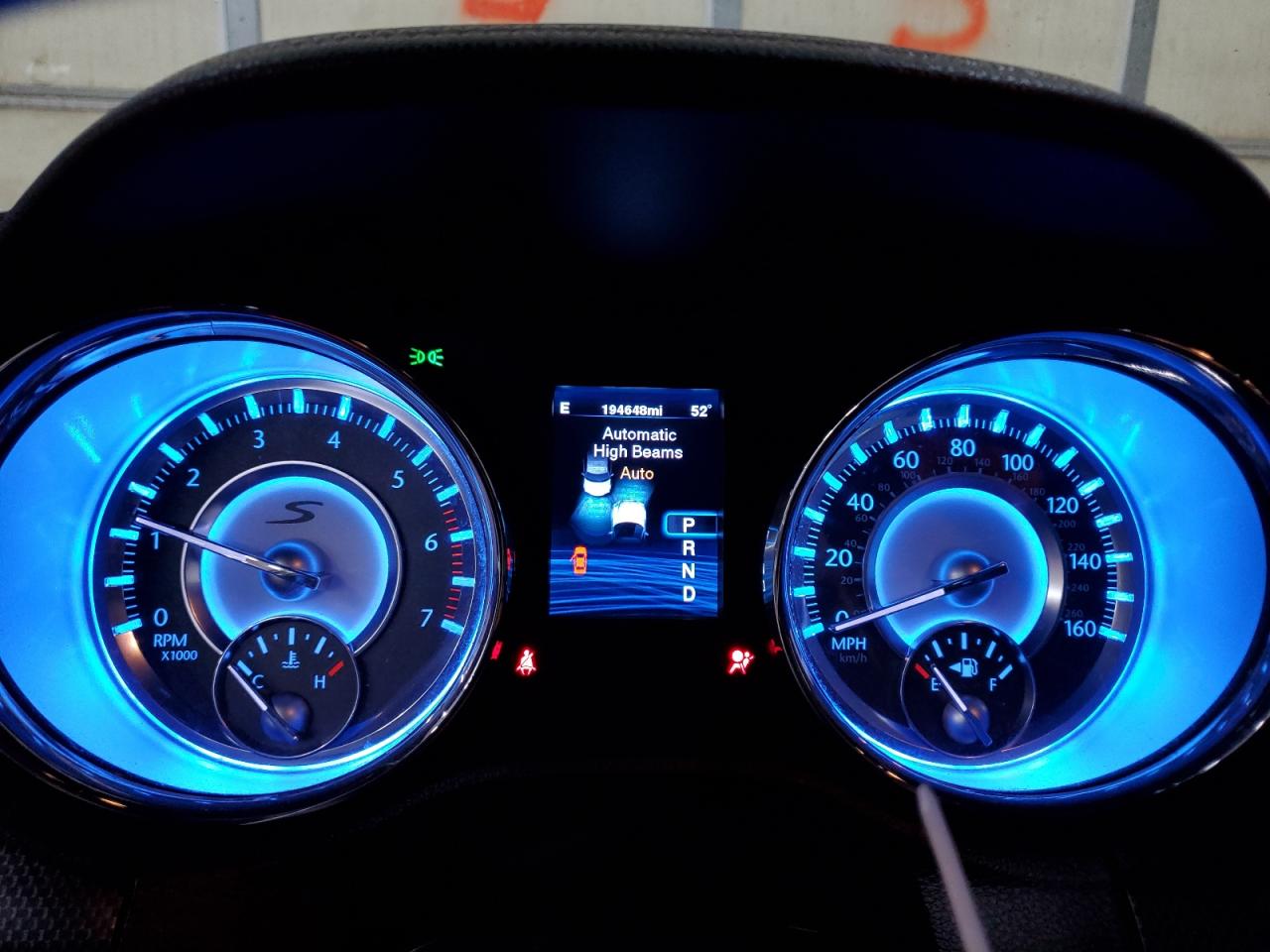 2012 Chrysler 300 - Image 9