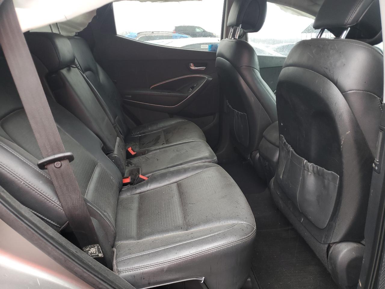 2013 Hyundai Santa Fe - Image 12