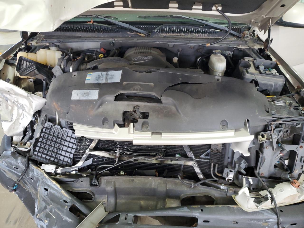 2004 Chevrolet Tahoe - Image 14