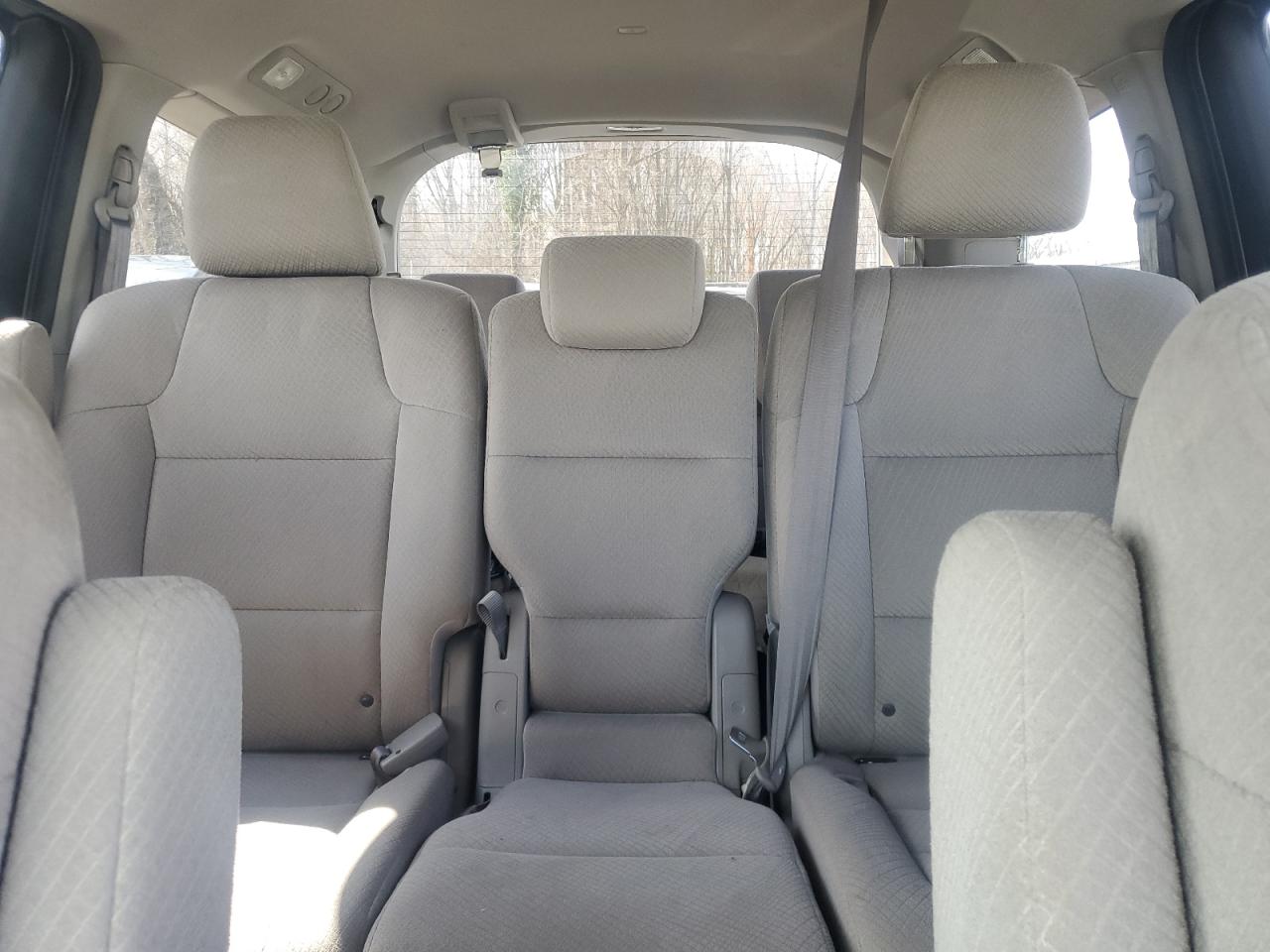 2015 Honda Odyssey - Image 10