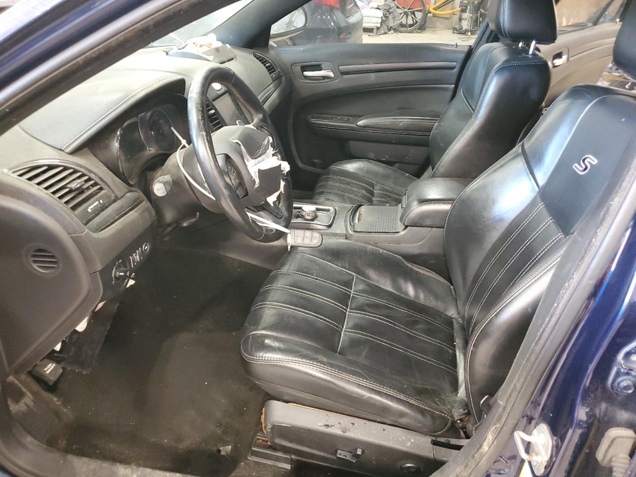 2016 Chrysler 300 - Image 7