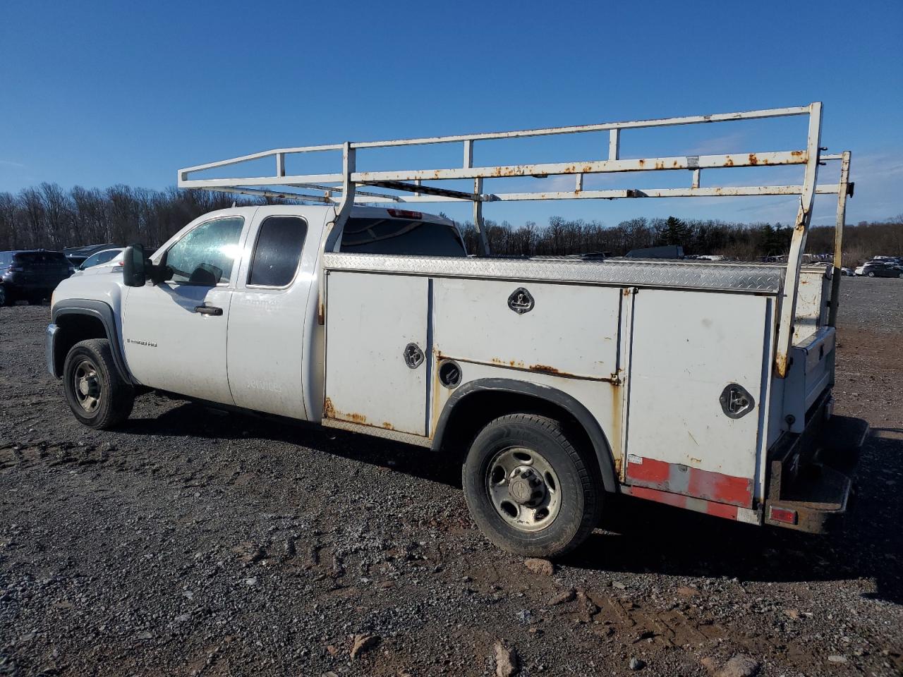 2007 Chevrolet Silverado - Image 2