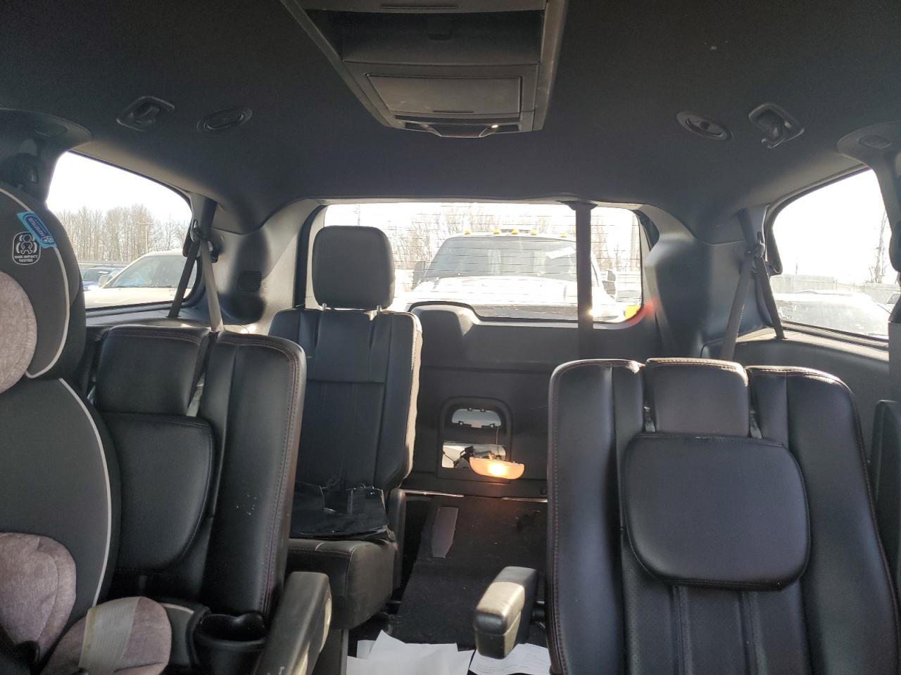 2019 Dodge Caravan - Image 10