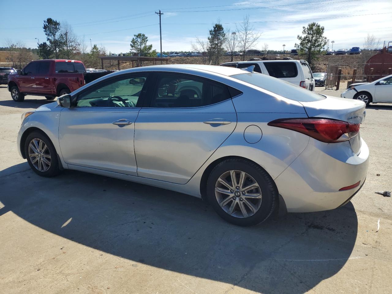 2015 Hyundai Elantra - Image 2