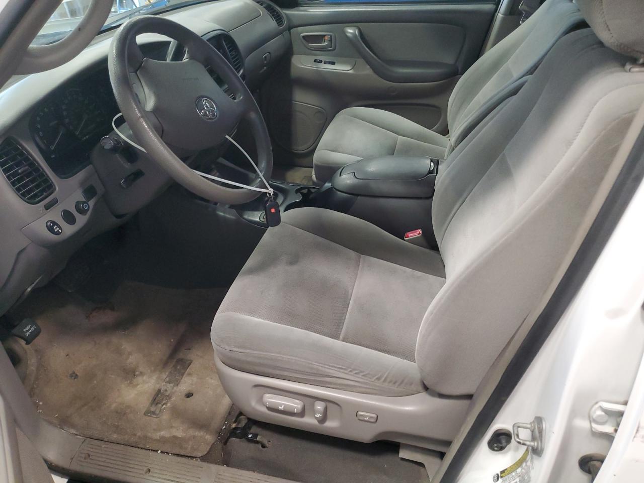2006 Toyota Sequoia - Image 7