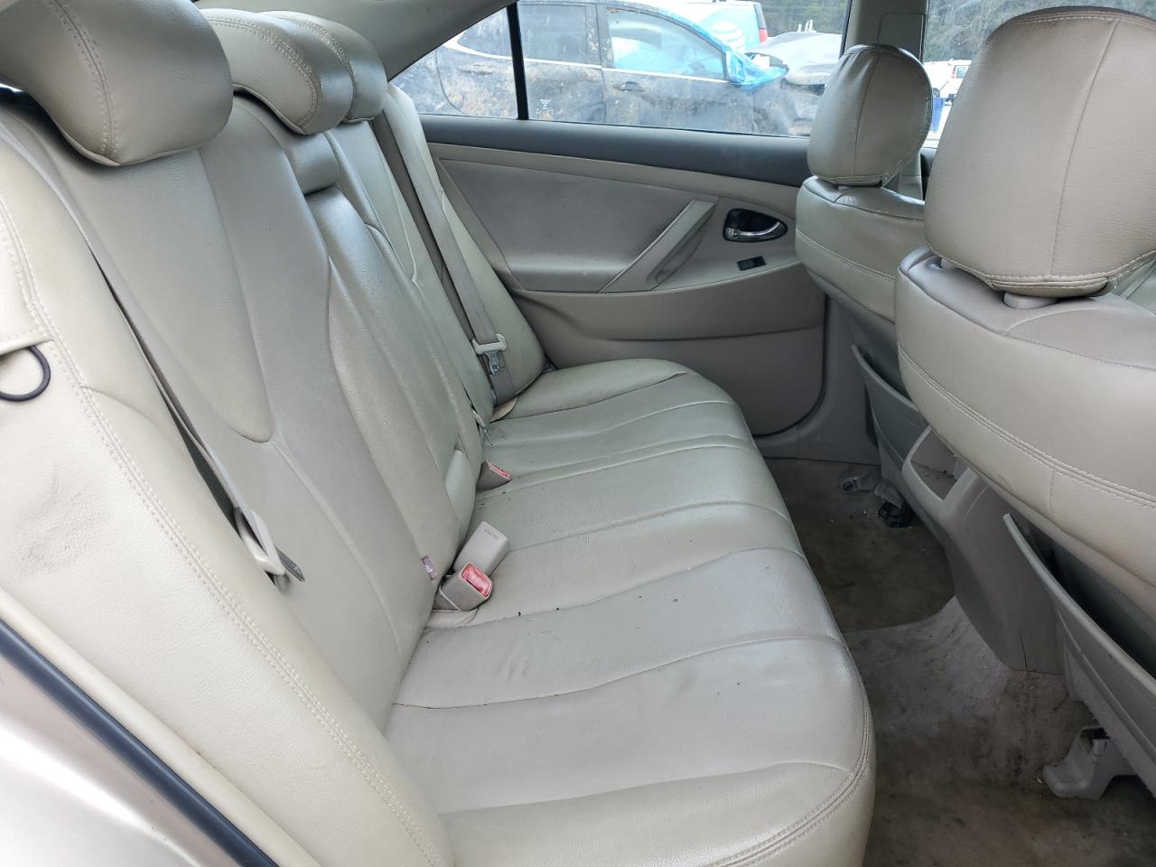 2009 Toyota Camry - Image 11