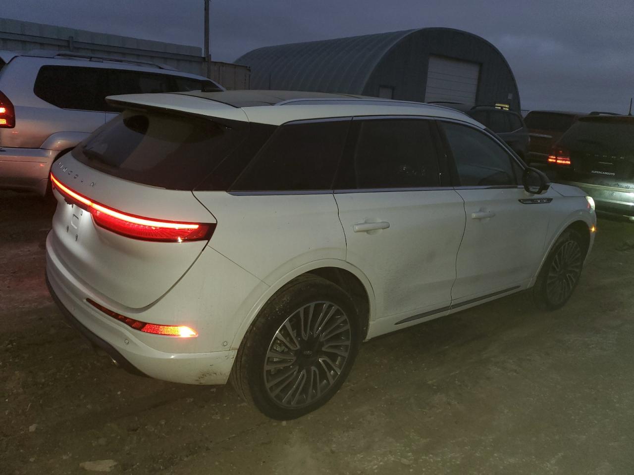 2022 Lincoln Corsair - Image 3