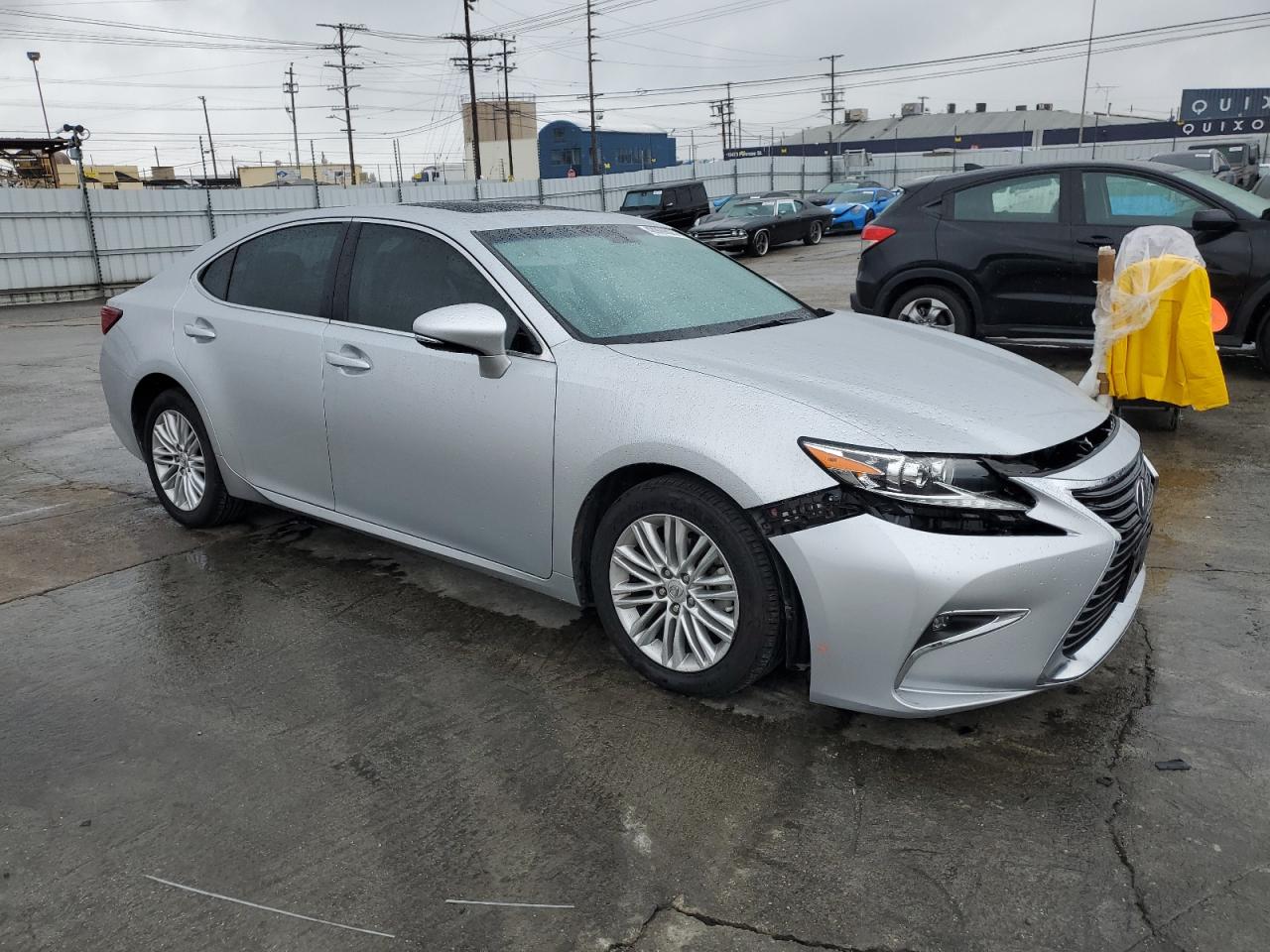 2016 Lexus ES - Image 4