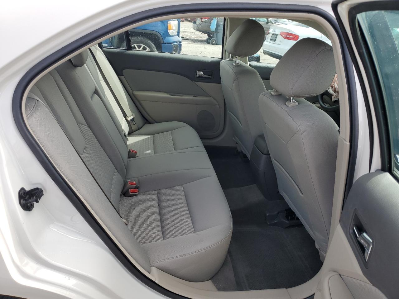 2012 Ford Fusion - Image 10