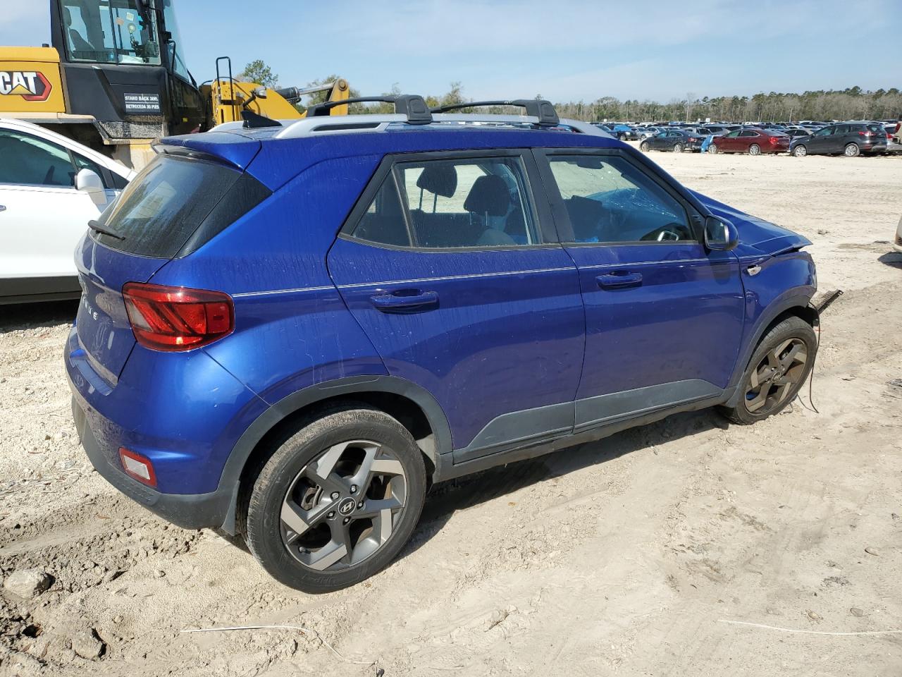 2022 Hyundai Venue - Image 3