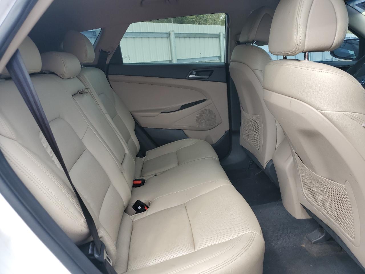2016 Hyundai Tucson - Image 11