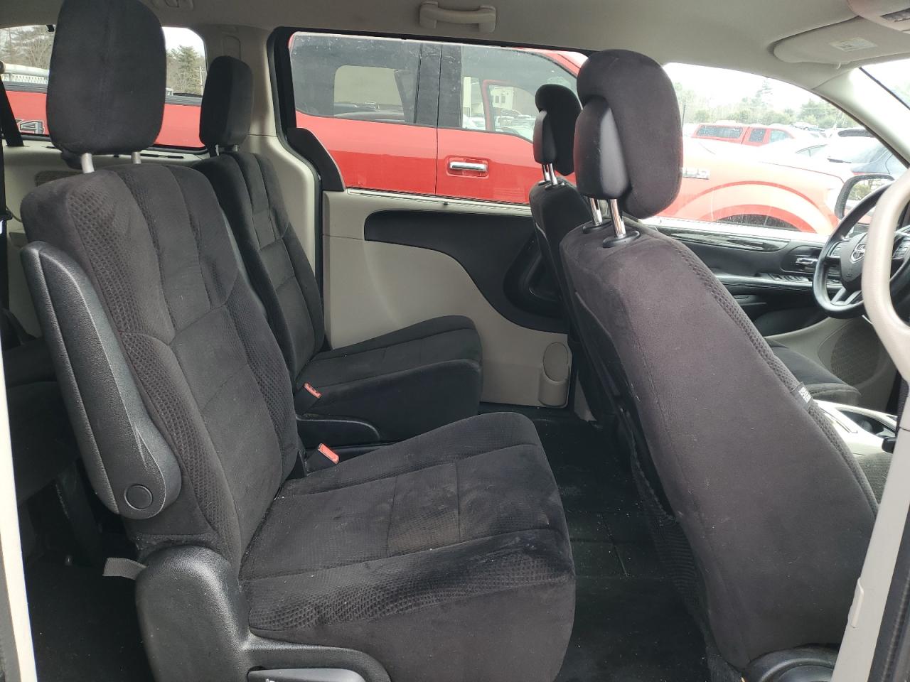 2013 Dodge Caravan - Image 11