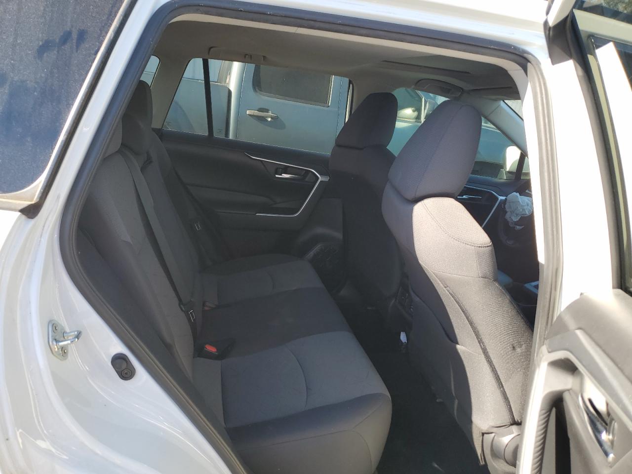 2020 Toyota RAV 4 - Image 11