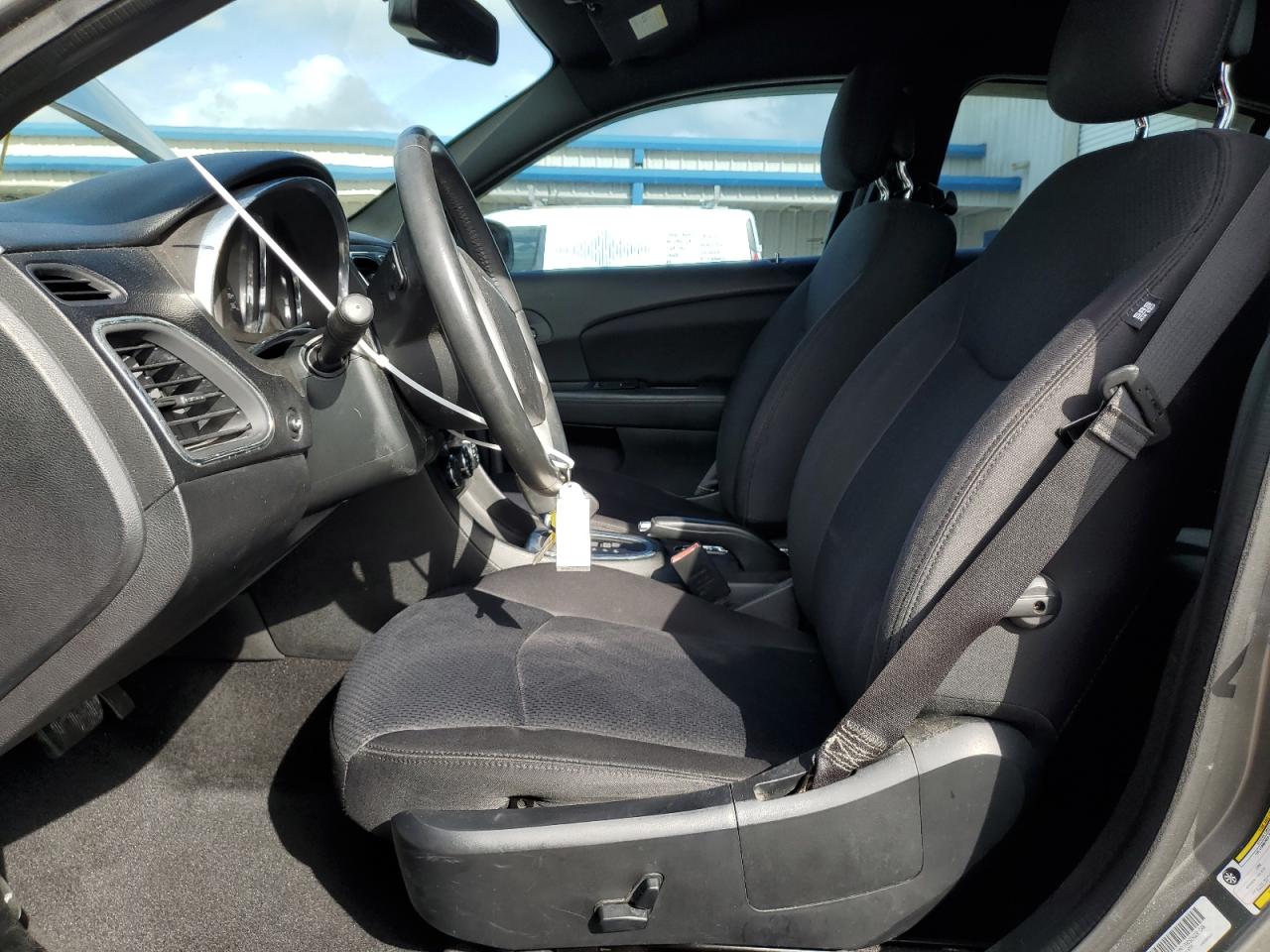2013 Chrysler 200 - Image 7