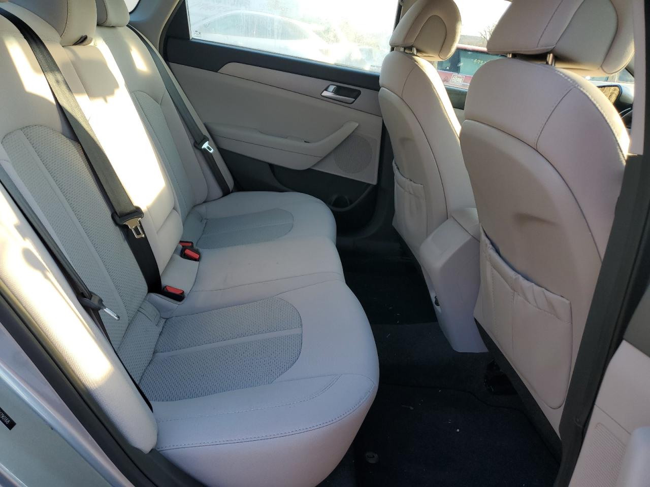 2016 Hyundai Sonata - Image 10
