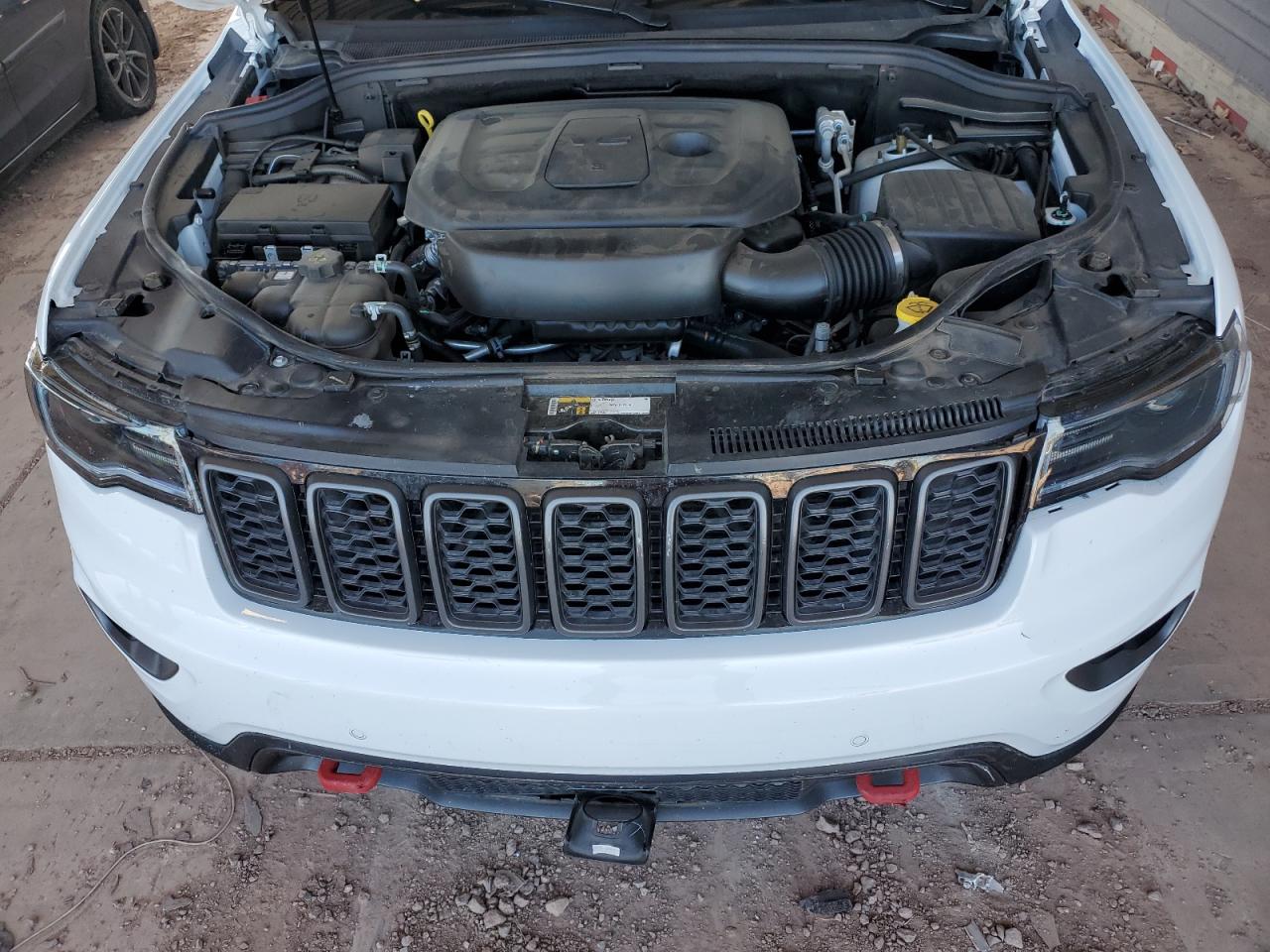 2020 Jeep Grand Cherokee - Image 12