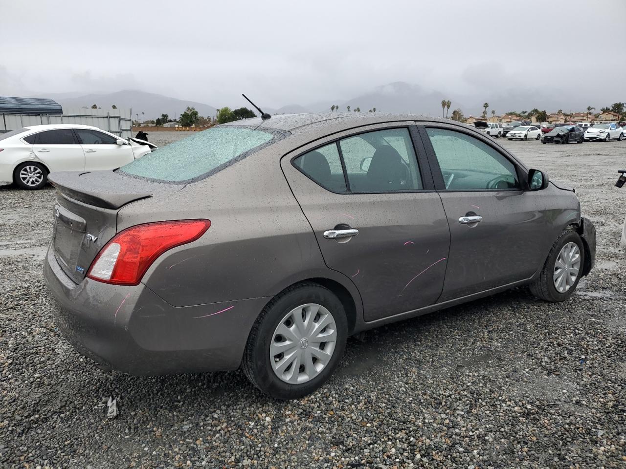 2014 Nissan Versa - Image 3