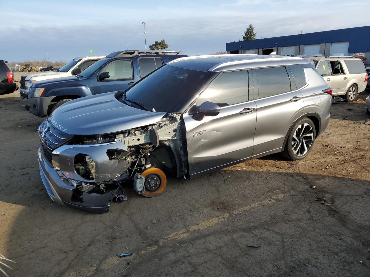 2024 Mitsubishi Outlander - Image 1