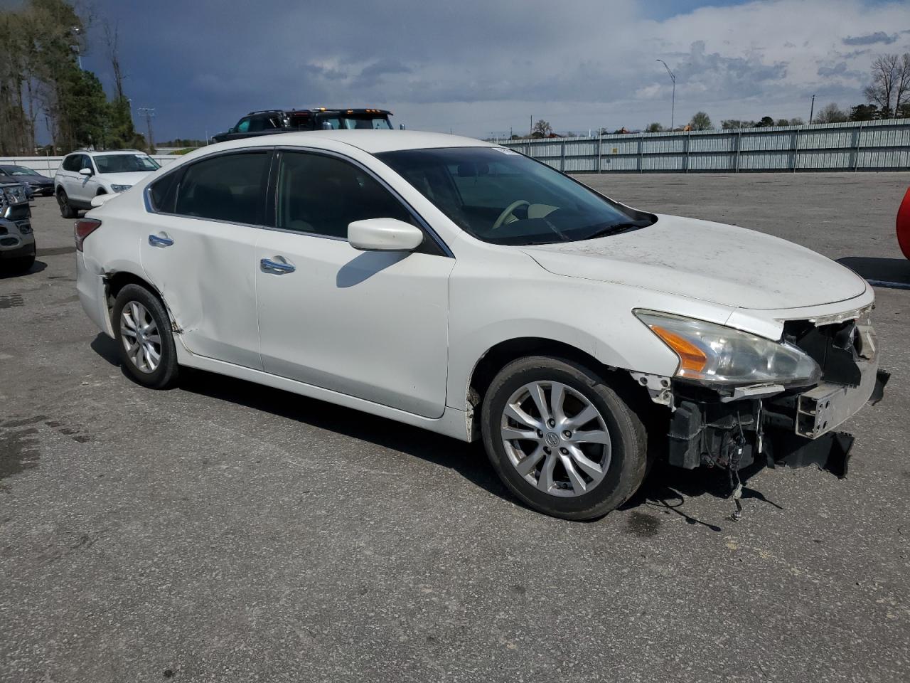 2014 Nissan Altima - Image 4