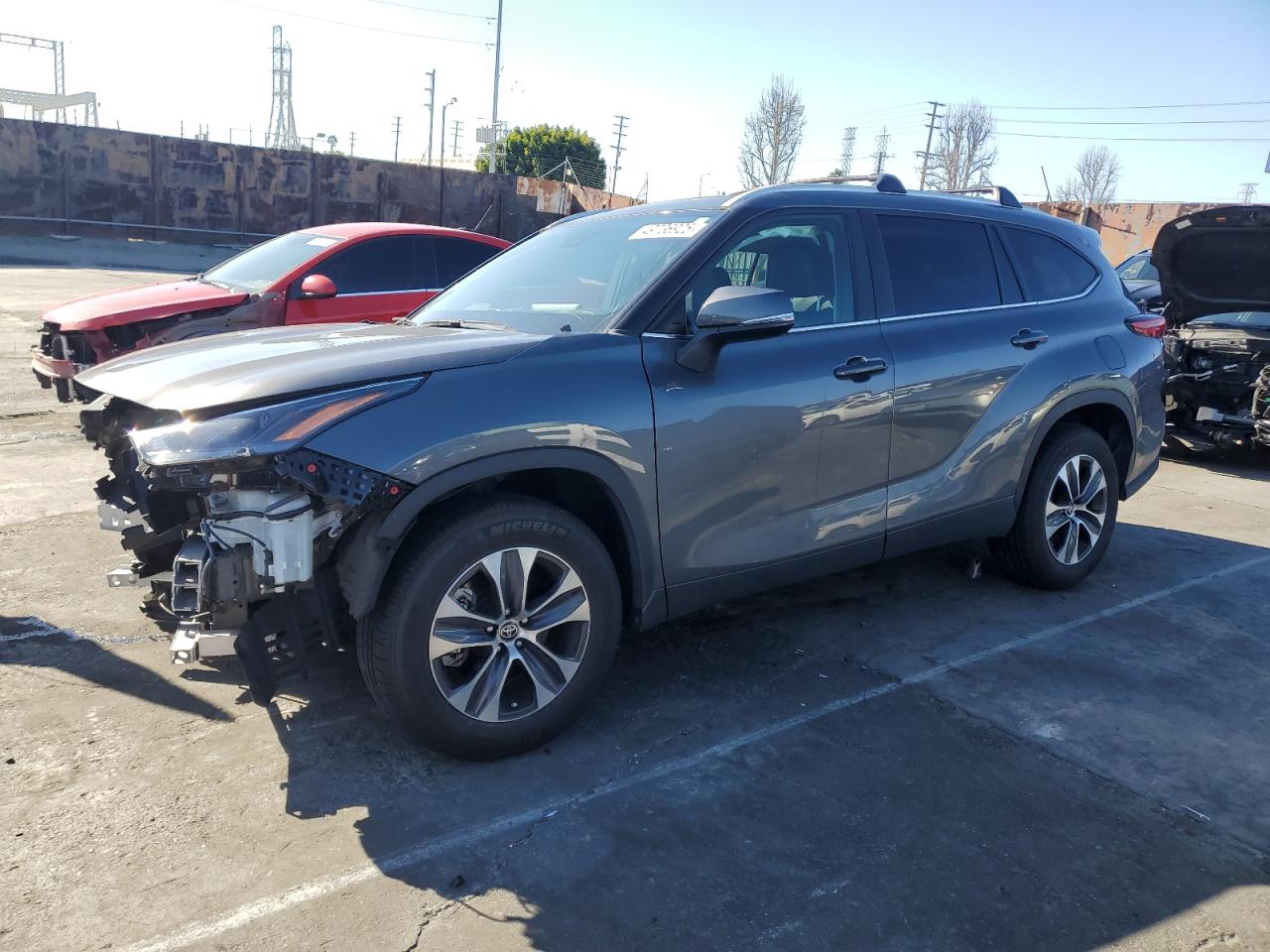 2023 Toyota Highlander - Image 1