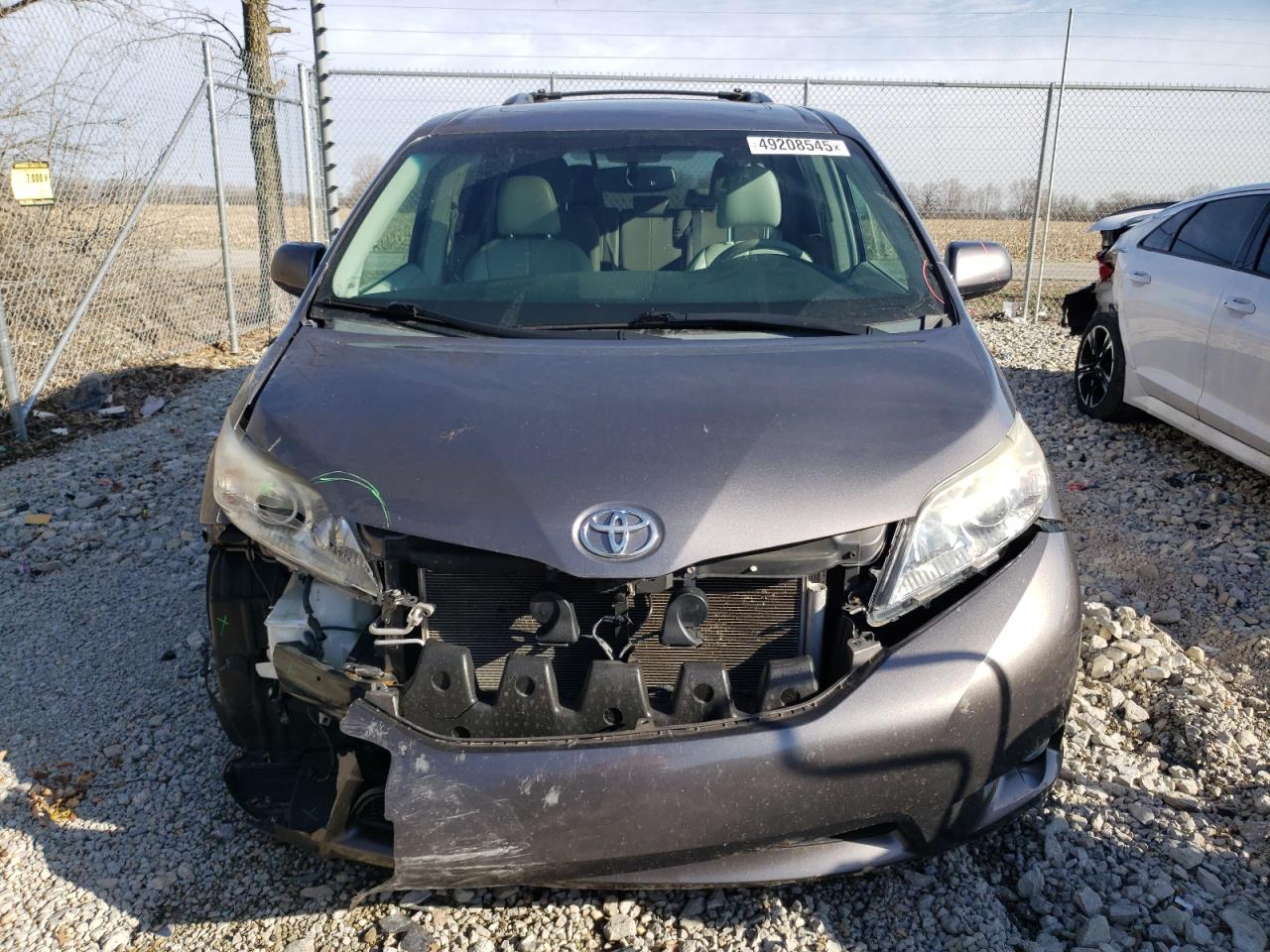 2011 Toyota Sienna - Image 5