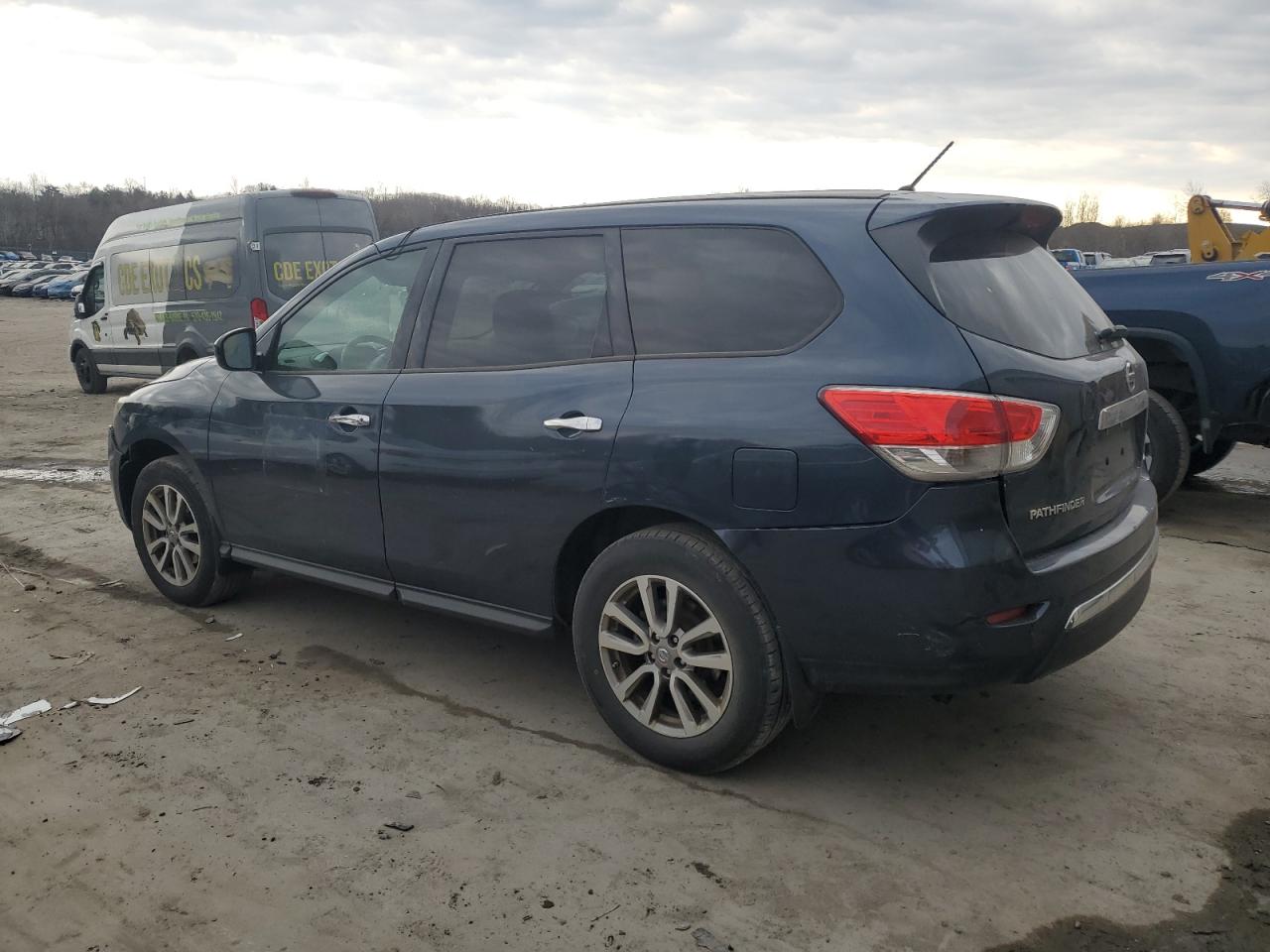 2014 Nissan Pathfinder - Image 2