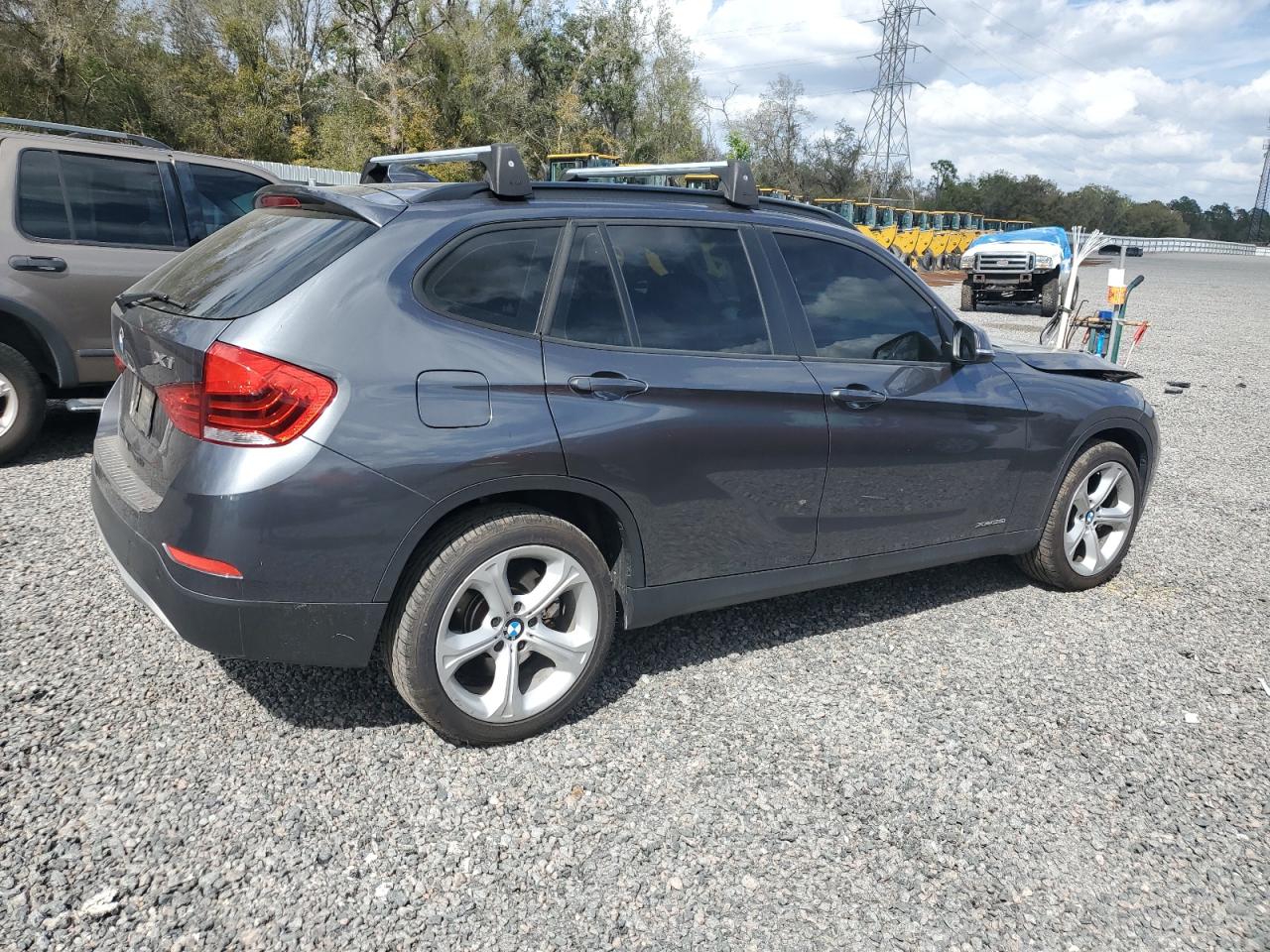 2015 BMW X1 - Image 3