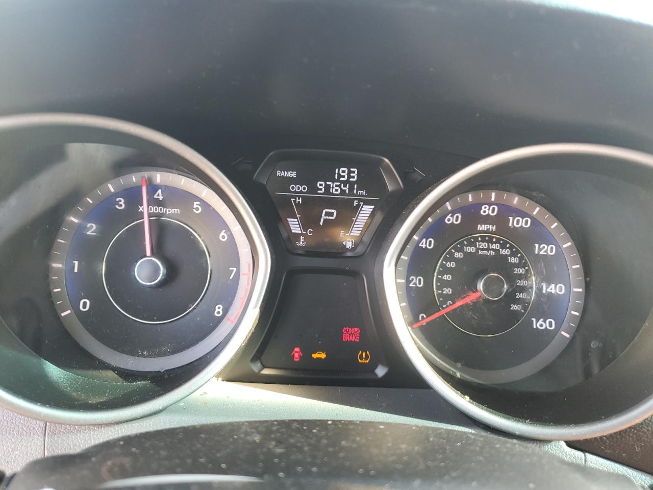 2013 Hyundai Elantra - Image 9