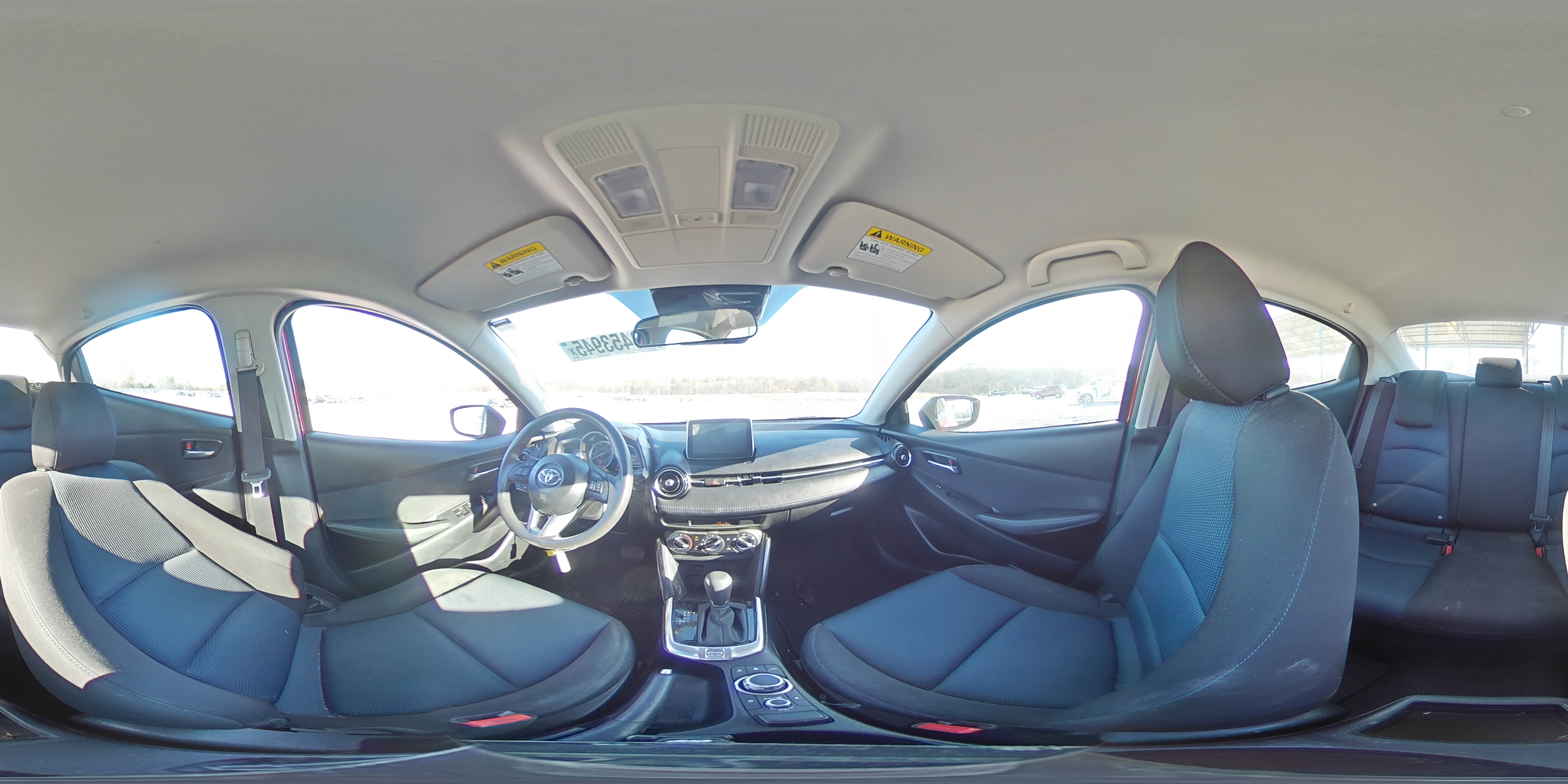 2017 Toyota Yaris - Image 13