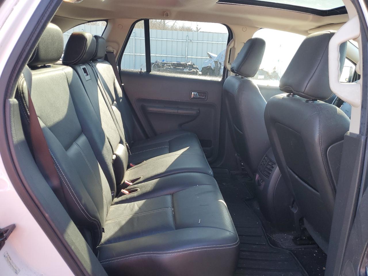 2010 Ford Edge - Image 11