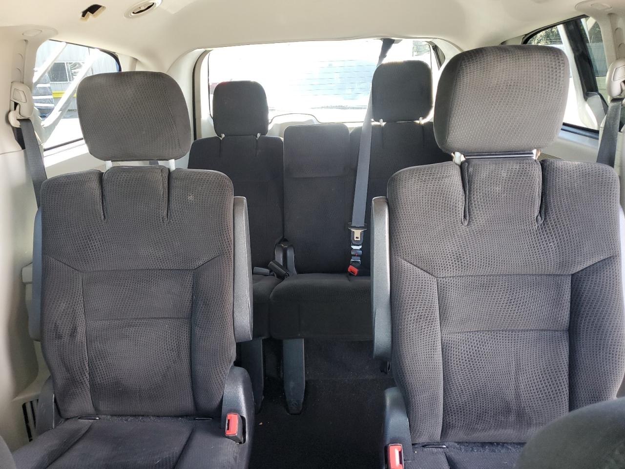 2016 Dodge Caravan - Image 10