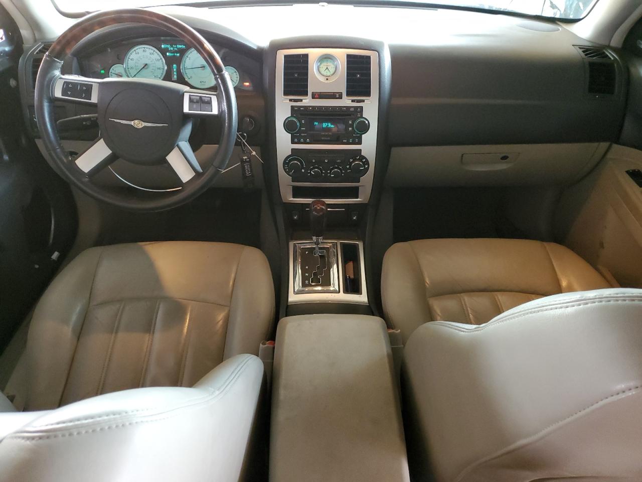 2007 Chrysler 300 - Image 8