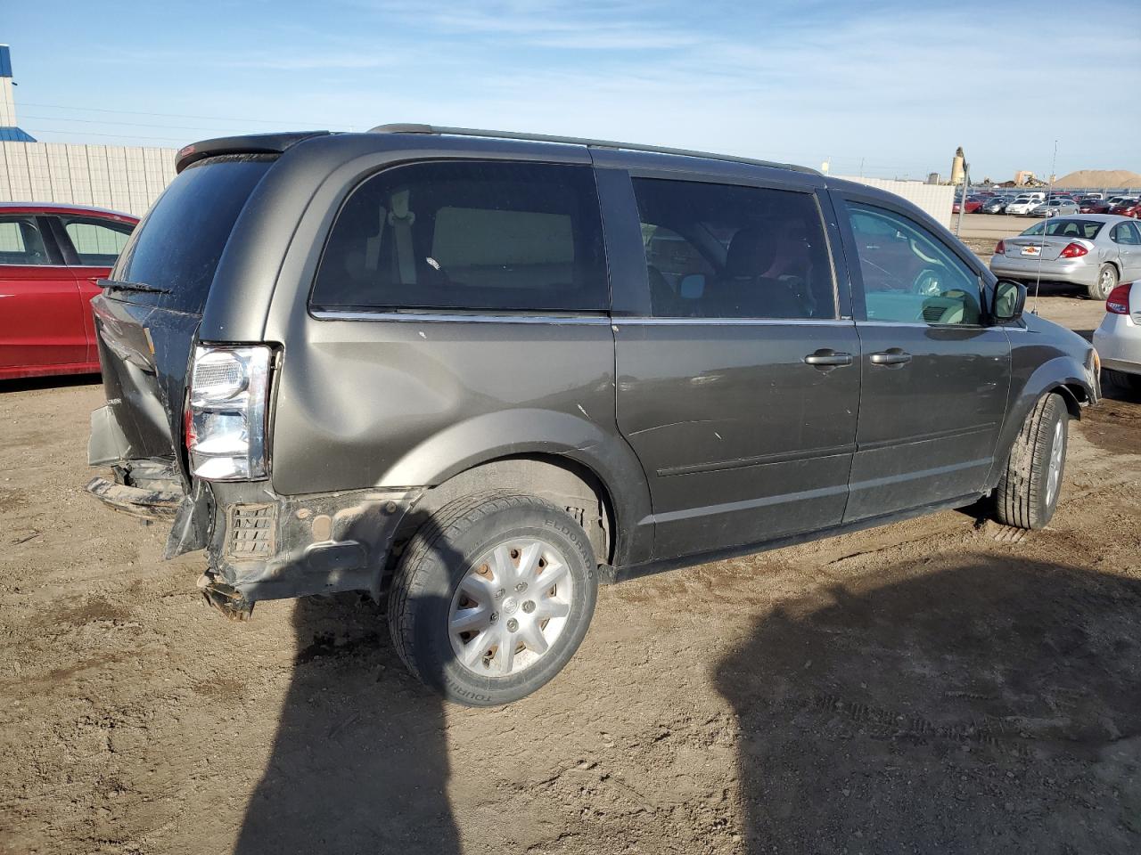 2010 Chrysler Town & Country - Image 3