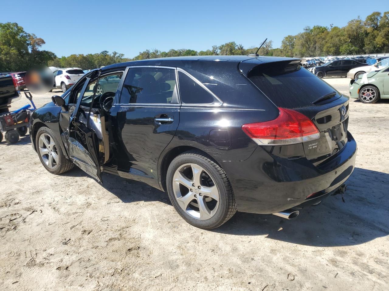 2009 Toyota Venza - Image 2