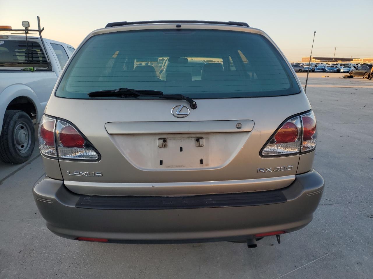 2001 Lexus RX - Image 6