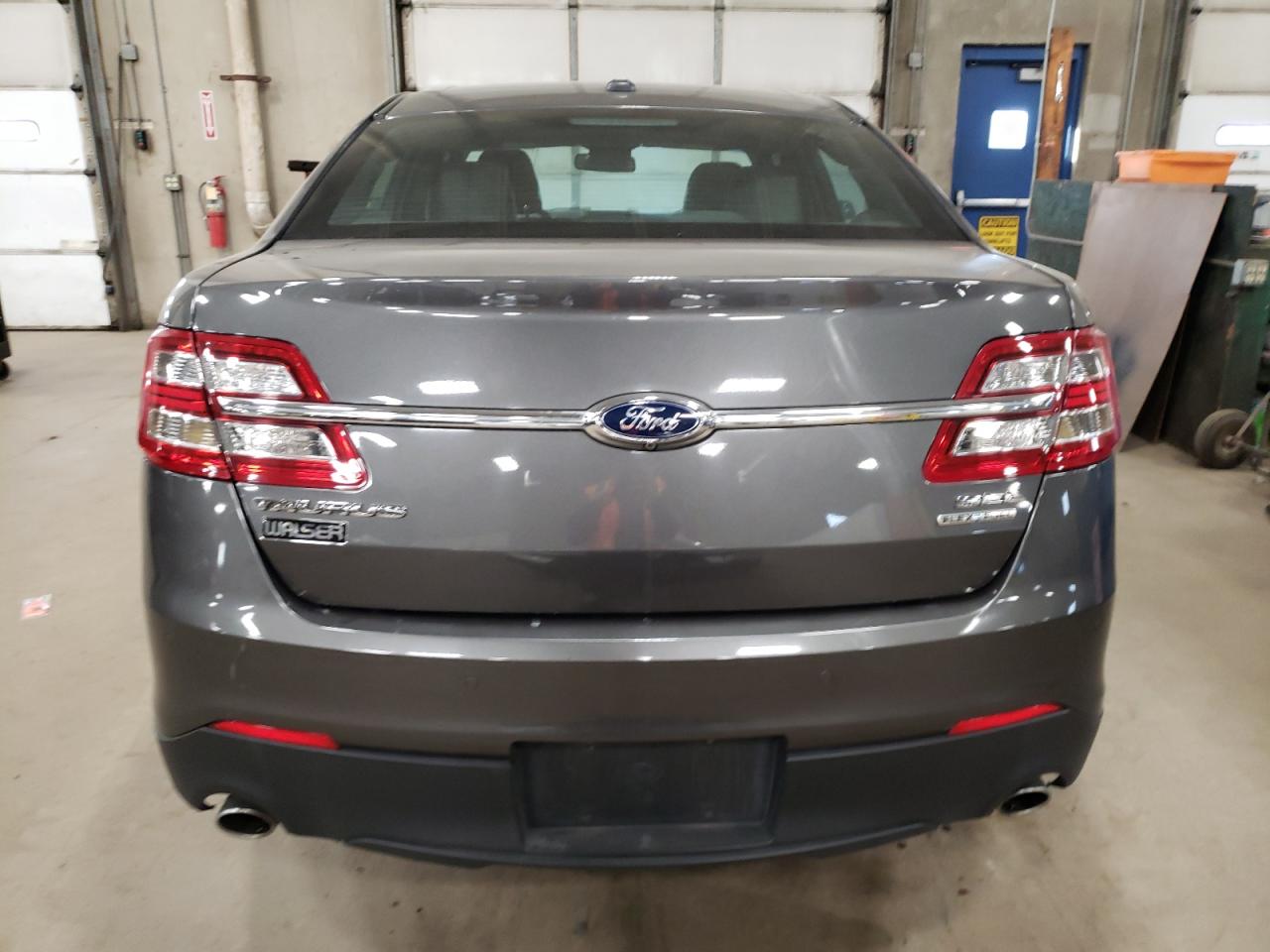 2015 Ford Taurus - Image 6