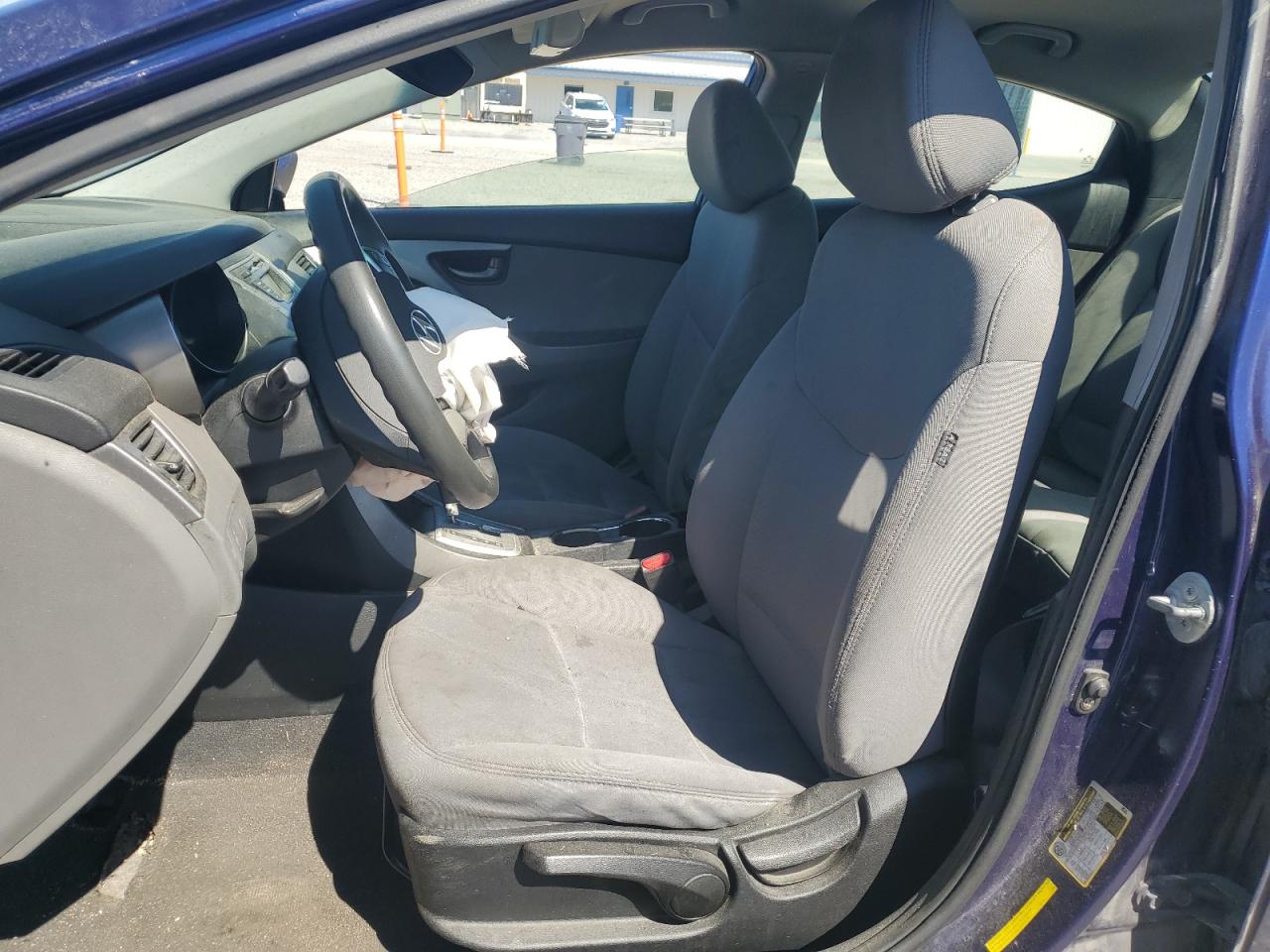2012 Hyundai Elantra - Image 7