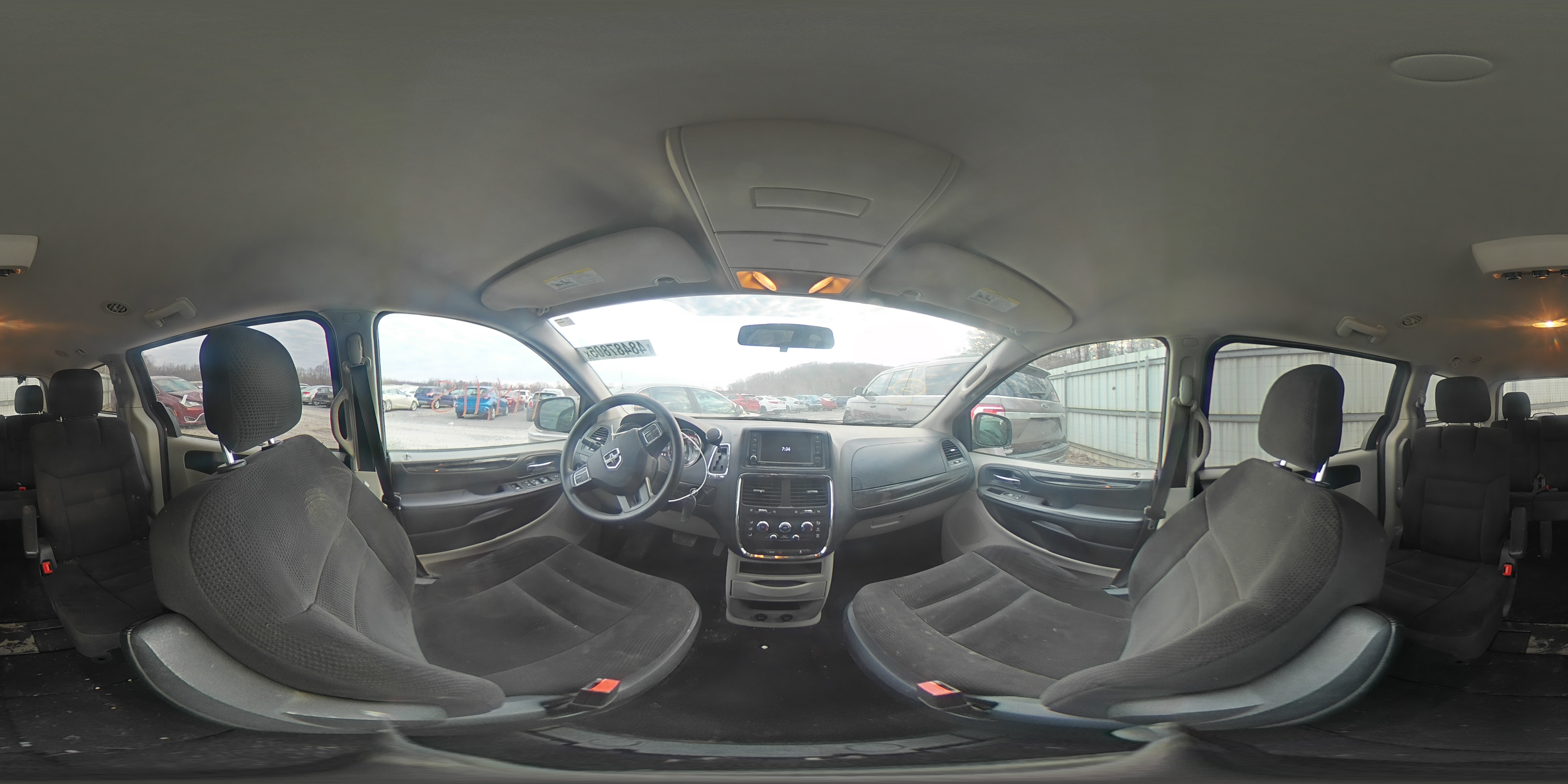 2018 Dodge Caravan - Image 12