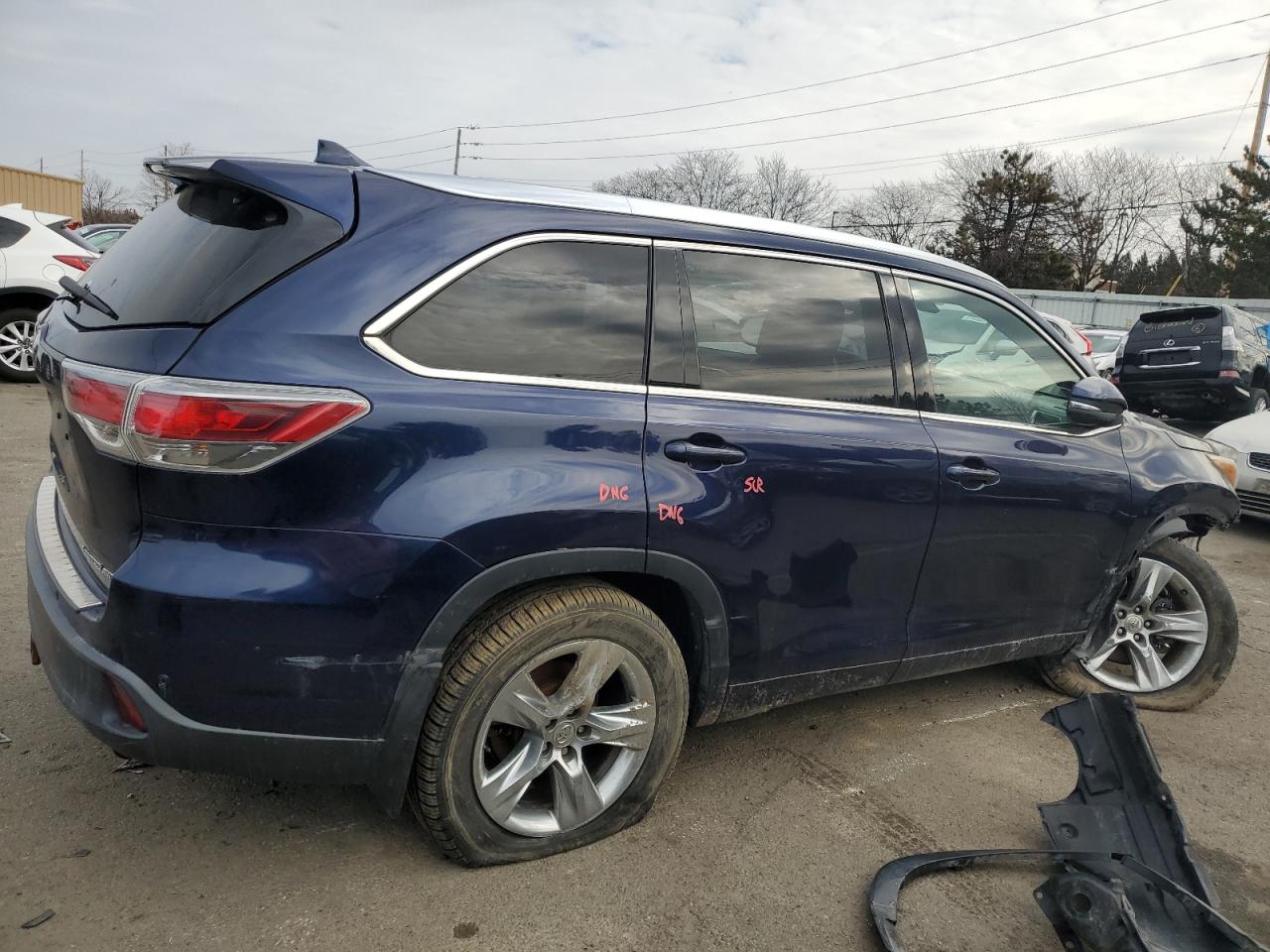 2015 Toyota Highlander - Image 3