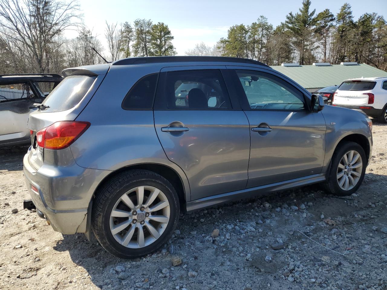 2011 Mitsubishi Outlander - Image 3