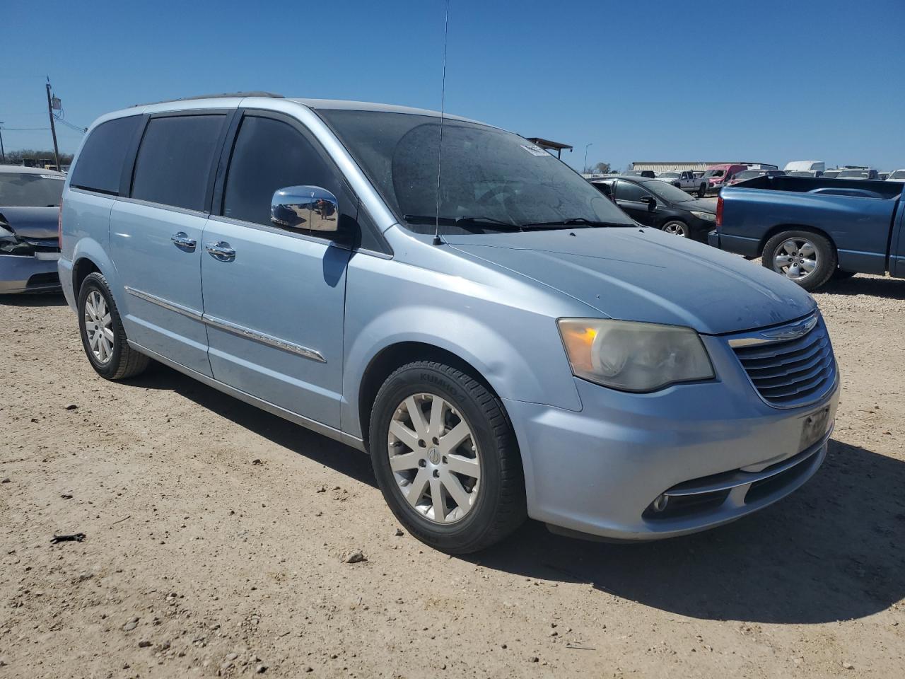 2012 Chrysler Town & Country - Image 4