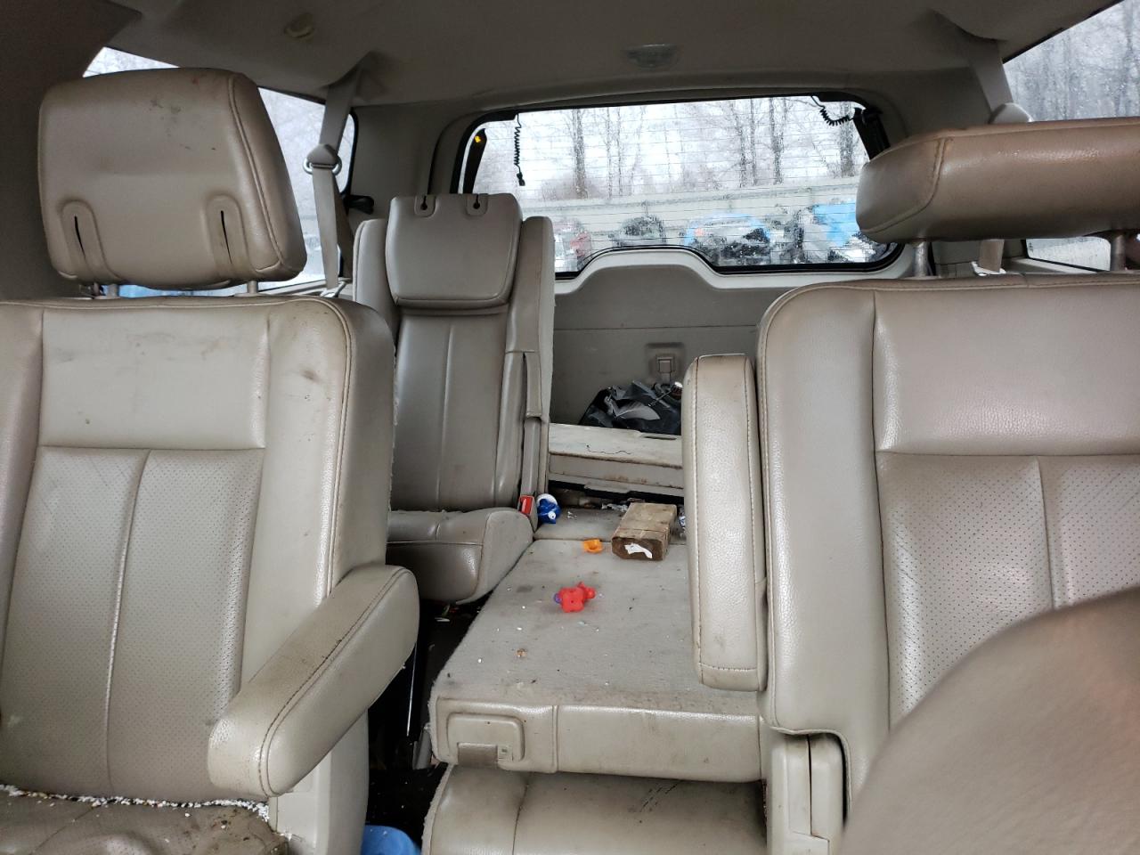 2011 Ford Expedition - Image 10