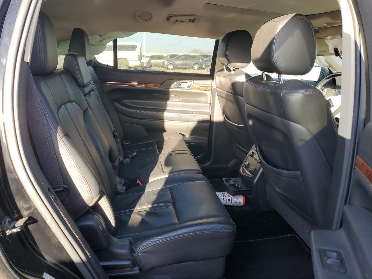 2018 Lincoln MKT - Image 11